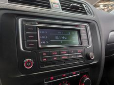 Volkswagen JETTA 2.0 TRENDLINE FLEX 4P TIPTRONIC 2015/2016 BETIOLO NOVOS E SEMINOVOS LAJEADO / Carros no Vale