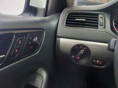 Volkswagen JETTA 2.0 TRENDLINE FLEX 4P TIPTRONIC 2015/2016 BETIOLO NOVOS E SEMINOVOS LAJEADO / Carros no Vale