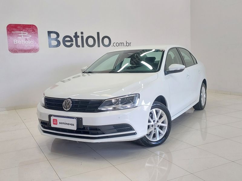Volkswagen JETTA 2.0 TRENDLINE FLEX 4P TIPTRONIC 2015/2016 BETIOLO NOVOS E SEMINOVOS LAJEADO / Carros no Vale