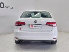 Volkswagen JETTA 2.0 TRENDLINE FLEX 4P TIPTRONIC 2015/2016 BETIOLO NOVOS E SEMINOVOS LAJEADO / Carros no Vale