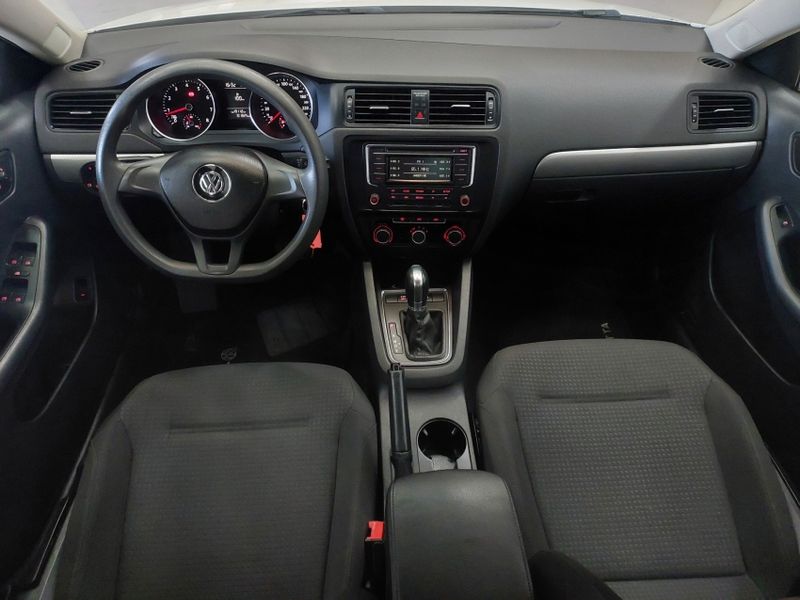 Volkswagen JETTA 2.0 TRENDLINE FLEX 4P TIPTRONIC 2015/2016 BETIOLO NOVOS E SEMINOVOS LAJEADO / Carros no Vale