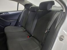 Volkswagen JETTA 2.0 TRENDLINE FLEX 4P TIPTRONIC 2015/2016 BETIOLO NOVOS E SEMINOVOS LAJEADO / Carros no Vale