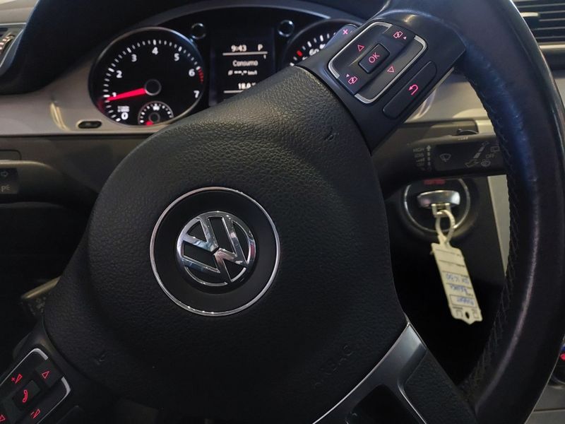 Volkswagen PASSAT VARIANT 2.0 FSI DSG GASOLINA 4P AUTOMÁTICO 2012/2012 BETIOLO NOVOS E SEMINOVOS LAJEADO / Carros no Vale