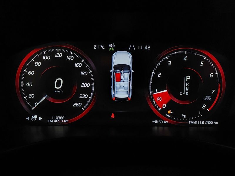 Volvo XC60 2.0 T5 GASOLINA R-DESIGN AWD GEARTRONIC 2017/2018 BETIOLO NOVOS E SEMINOVOS LAJEADO / Carros no Vale Volvo XC60 2.0 T5 GASOLINA R-DESIGN AWD GEARTRONIC 2017/2018 BETIOLO NOVOS E SEMINOVOS LAJEADO / Carros no Vale