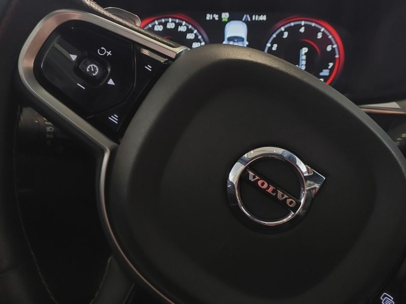 Volvo XC60 2.0 T5 GASOLINA R-DESIGN AWD GEARTRONIC 2017/2018 BETIOLO NOVOS E SEMINOVOS LAJEADO / Carros no Vale Volvo XC60 2.0 T5 GASOLINA R-DESIGN AWD GEARTRONIC 2017/2018 BETIOLO NOVOS E SEMINOVOS LAJEADO / Carros no Vale