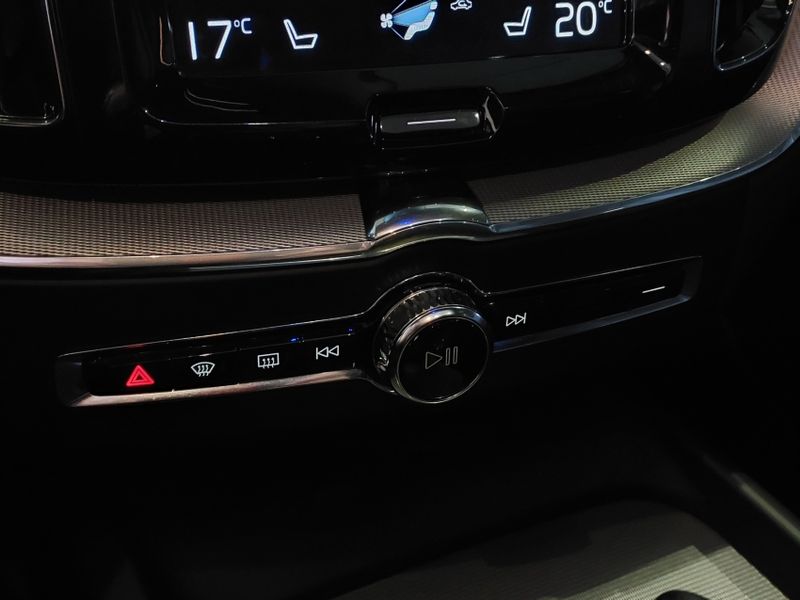 Volvo XC60 2.0 T5 GASOLINA R-DESIGN AWD GEARTRONIC 2017/2018 BETIOLO NOVOS E SEMINOVOS LAJEADO / Carros no Vale Volvo XC60 2.0 T5 GASOLINA R-DESIGN AWD GEARTRONIC 2017/2018 BETIOLO NOVOS E SEMINOVOS LAJEADO / Carros no Vale