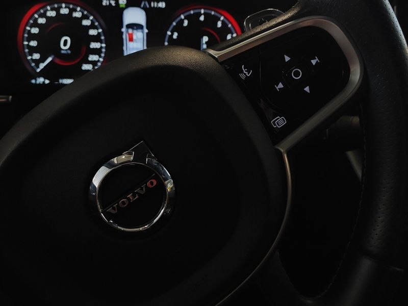 Volvo XC60 2.0 T5 GASOLINA R-DESIGN AWD GEARTRONIC 2017/2018 BETIOLO NOVOS E SEMINOVOS LAJEADO / Carros no Vale Volvo XC60 2.0 T5 GASOLINA R-DESIGN AWD GEARTRONIC 2017/2018 BETIOLO NOVOS E SEMINOVOS LAJEADO / Carros no Vale