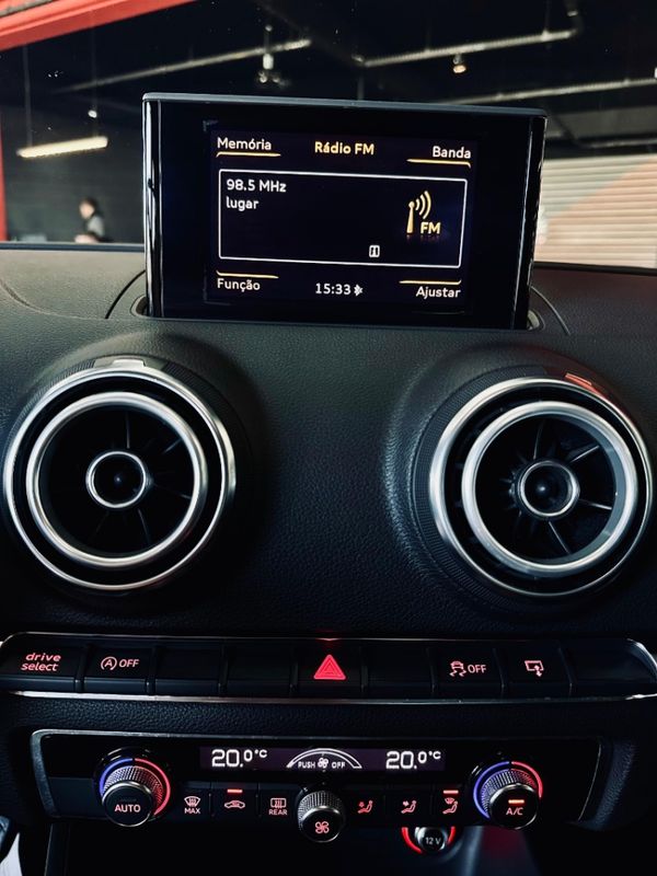 Audi A3 1.8 TFSI SEDAN 16V 180CV GASOLINA 4P AUTOMÁTICO 2014/2014 CASTELLAN E TOMAZONI MOTORS CAXIAS DO SUL / Carros no Vale