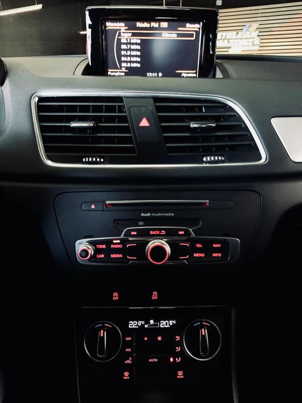 Audi Q3 1.4 TFSI AMBIENTE GASOLINA 4P S TRONIC 2015/2016 CASTELLAN E TOMAZONI MOTORS CAXIAS DO SUL / Carros no Vale