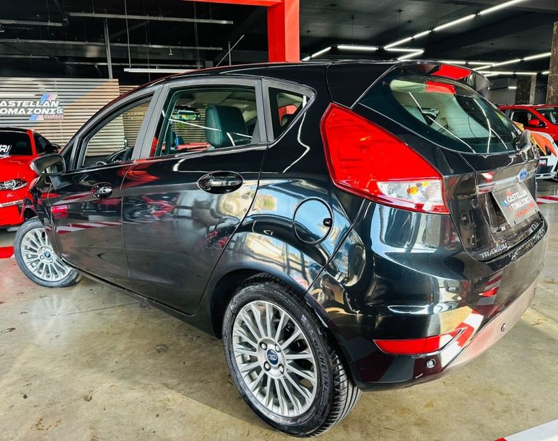Ford FIESTA 1.6 TITANIUM HATCH 16V FLEX 4P POWERSHIFT 2017/2017 CASTELLAN E TOMAZONI MOTORS CAXIAS DO SUL / Carros no Vale