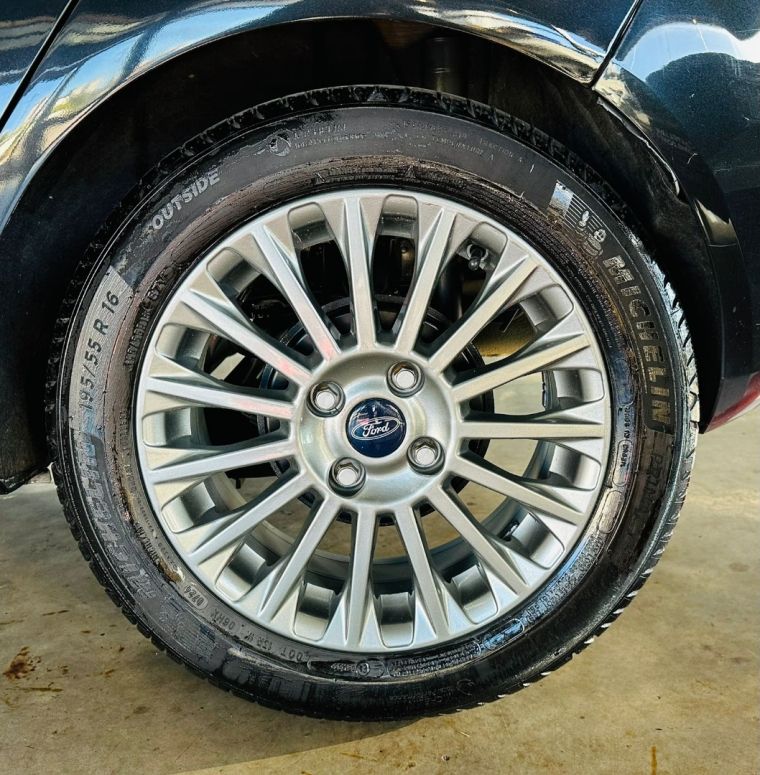 Ford FIESTA 1.6 TITANIUM HATCH 16V FLEX 4P POWERSHIFT 2017/2017 CASTELLAN E TOMAZONI MOTORS CAXIAS DO SUL / Carros no Vale