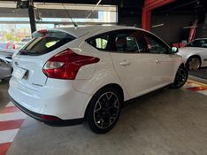 Ford FOCUS 2.0 TITANIUM PLUS 16V FLEX 4P POWERSHIFT 2014/2015 CASTELLAN E TOMAZONI MOTORS CAXIAS DO SUL / Carros no Vale