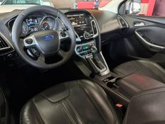 Ford FOCUS 2.0 TITANIUM PLUS 16V FLEX 4P POWERSHIFT 2014/2015 CASTELLAN E TOMAZONI MOTORS CAXIAS DO SUL / Carros no Vale