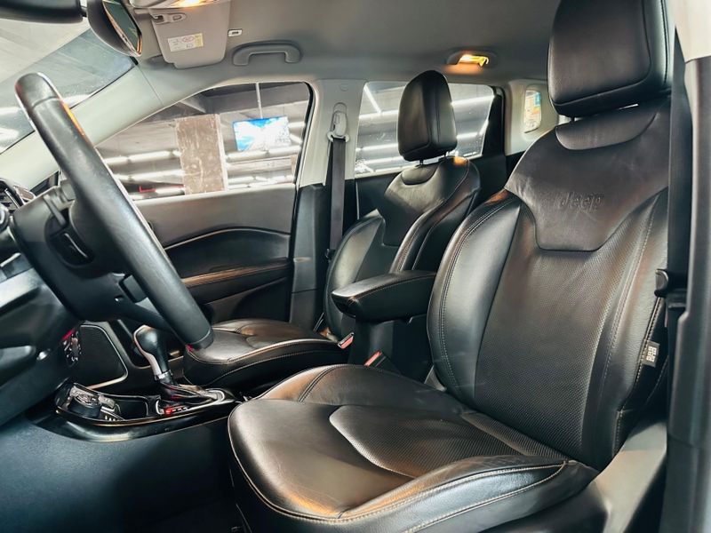 JEEP COMPASS 2.0 16V DIESEL LIMITED 4X4 AUTOMÁTICO 2019/2020 CASTELLAN E TOMAZONI MOTORS CAXIAS DO SUL / Carros no Vale