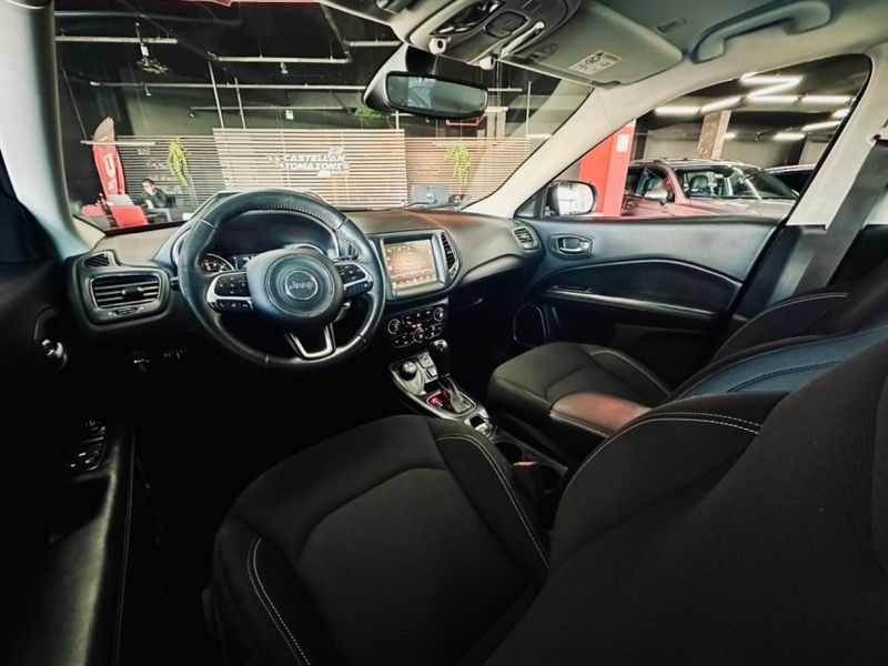 JEEP COMPASS 2.0 16V DIESEL LONGITUDE 4X4 AUTOMÁTICO 2017/2017 CASTELLAN E TOMAZONI MOTORS CAXIAS DO SUL / Carros no Vale JEEP COMPASS 2.0 16V DIESEL LONGITUDE 4X4 AUTOMÁTICO 2017/2017 CASTELLAN E TOMAZONI MOTORS CAXIAS DO SUL / Carros no Vale