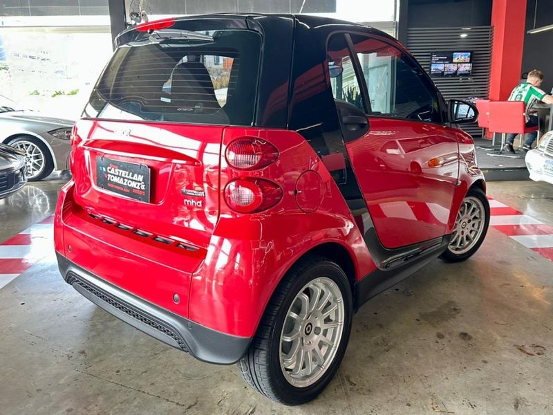 Smart FORTWO 1.0 MHD COUPÉ 3 CILINDROS 12V GASOLINA 2P AUTOMÁTICO 2014/2014 CASTELLAN E TOMAZONI MOTORS CAXIAS DO SUL / Carros no Vale