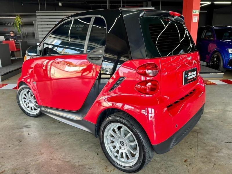 Smart FORTWO 1.0 MHD COUPÉ 3 CILINDROS 12V GASOLINA 2P AUTOMÁTICO 2014/2014 CASTELLAN E TOMAZONI MOTORS CAXIAS DO SUL / Carros no Vale