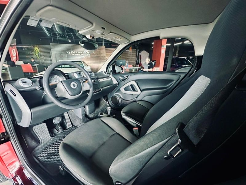 Smart FORTWO 1.0 MHD COUPÉ 3 CILINDROS 12V GASOLINA 2P AUTOMÁTICO 2014/2014 CASTELLAN E TOMAZONI MOTORS CAXIAS DO SUL / Carros no Vale