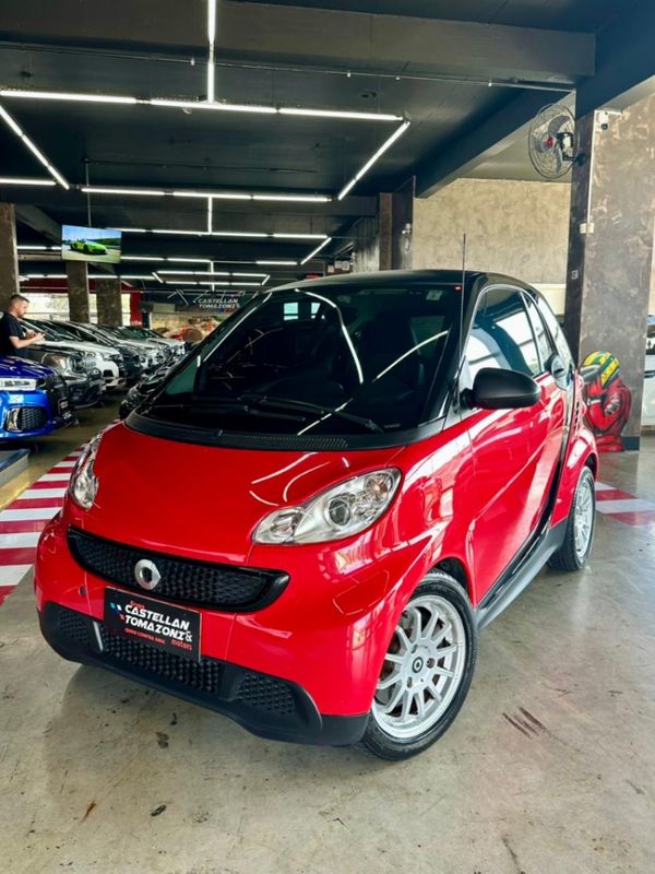 Smart FORTWO 1.0 MHD COUPÉ 3 CILINDROS 12V GASOLINA 2P AUTOMÁTICO 2014/2014 CASTELLAN E TOMAZONI MOTORS CAXIAS DO SUL / Carros no Vale