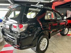 Toyota HILUX SW4 2.7 SR 4X2 16V FLEX 4P AUTOMÁTICO 2014/2015 CASTELLAN E TOMAZONI MOTORS CAXIAS DO SUL / Carros no Vale