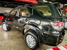 Toyota HILUX SW4 2.7 SR 4X2 16V FLEX 4P AUTOMÁTICO 2014/2015 CASTELLAN E TOMAZONI MOTORS CAXIAS DO SUL / Carros no Vale