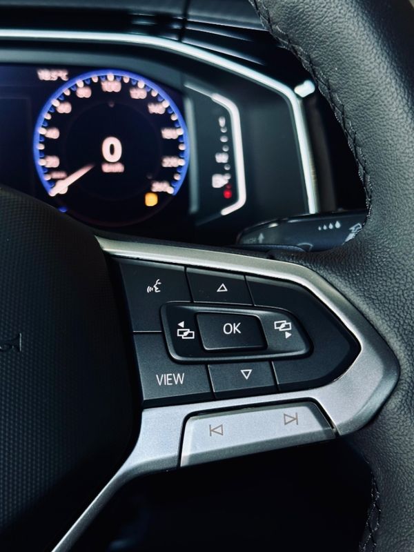 Volkswagen NIVUS 1.0 200 TSI TOTAL FLEX HIGHLINE AUTOMÁTICO 2025/2026 CASTELLAN E TOMAZONI MOTORS CAXIAS DO SUL / Carros no Vale
