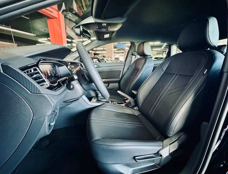 Volkswagen NIVUS 1.0 200 TSI TOTAL FLEX HIGHLINE AUTOMÁTICO 2025/2026 CASTELLAN E TOMAZONI MOTORS CAXIAS DO SUL / Carros no Vale