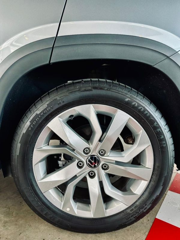 Volkswagen TAOS 1.4 250 TSI TOTAL FLEX COMFORTLINE AUTOMÁTICO 2022/2022 CASTELLAN E TOMAZONI MOTORS CAXIAS DO SUL / Carros no Vale