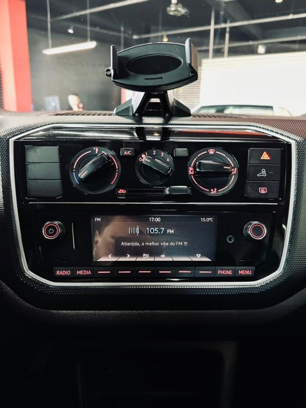 Volkswagen UP 1.0 170 TSI TOTAL FLEX CONNECT 4P MANUAL 2019/2020 CASTELLAN E TOMAZONI MOTORS CAXIAS DO SUL / Carros no Vale