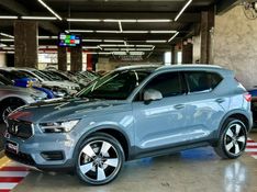Volvo XC40 2.0 T4 GASOLINA MOMENTUM GEARTRONIC 2020/2020 CASTELLAN E TOMAZONI MOTORS CAXIAS DO SUL / Carros no Vale