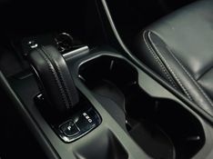Volvo XC40 2.0 T4 GASOLINA MOMENTUM GEARTRONIC 2020/2020 CASTELLAN E TOMAZONI MOTORS CAXIAS DO SUL / Carros no Vale