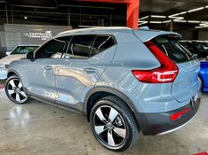 Volvo XC40 2.0 T4 GASOLINA MOMENTUM GEARTRONIC 2020/2020 CASTELLAN E TOMAZONI MOTORS CAXIAS DO SUL / Carros no Vale