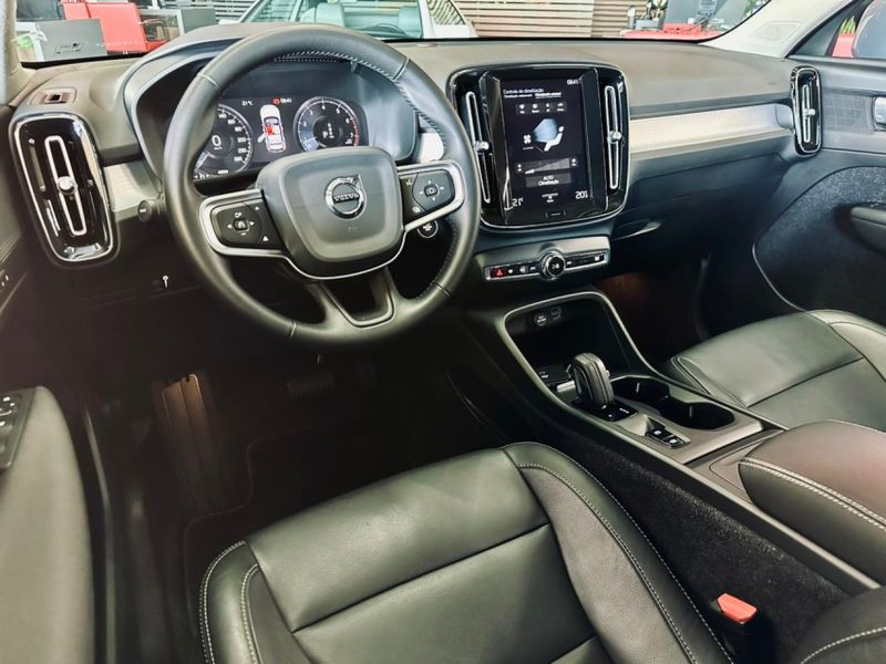Volvo XC40 2.0 T4 GASOLINA MOMENTUM GEARTRONIC 2020/2020 CASTELLAN E TOMAZONI MOTORS CAXIAS DO SUL / Carros no Vale Volvo XC40 2.0 T4 GASOLINA MOMENTUM GEARTRONIC 2020/2020 CASTELLAN E TOMAZONI MOTORS CAXIAS DO SUL / Carros no Vale
