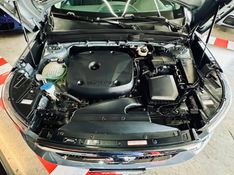 Volvo XC40 2.0 T4 GASOLINA MOMENTUM GEARTRONIC 2020/2020 CASTELLAN E TOMAZONI MOTORS CAXIAS DO SUL / Carros no Vale