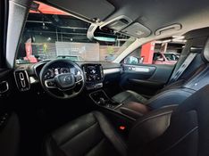 Volvo XC40 2.0 T4 GASOLINA MOMENTUM GEARTRONIC 2020/2020 CASTELLAN E TOMAZONI MOTORS CAXIAS DO SUL / Carros no Vale