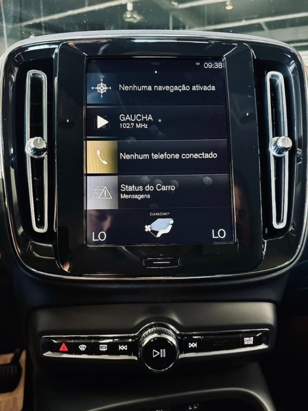 Volvo XC40 2.0 T4 GASOLINA MOMENTUM GEARTRONIC 2020/2020 CASTELLAN E TOMAZONI MOTORS CAXIAS DO SUL / Carros no Vale Volvo XC40 2.0 T4 GASOLINA MOMENTUM GEARTRONIC 2020/2020 CASTELLAN E TOMAZONI MOTORS CAXIAS DO SUL / Carros no Vale