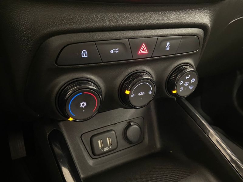 Chevrolet ONIX 1.0 FLEX LT MANUAL 2023/2024 DRSUL SEMINOVOS CAXIAS DO SUL – LAJEADO – SANTA CRUZ DO SUL / Carros no Vale
