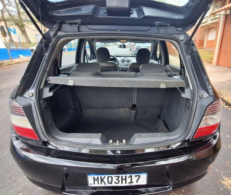 Chevrolet AGILE 1.4 MPFI LTZ 8V FLEX 4P MANUAL 2012/2013 CAMINHÕES & CAMIONETAS PASSO FUNDO / Carros no Vale