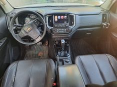 Chevrolet S10 2.8 HIGH COUNTRY 4X4 CD 16V TURBO DIESEL 4P AUTOMÁTICO 2019/2019 CAMINHÕES & CAMIONETAS PASSO FUNDO / Carros no Vale