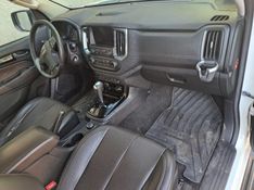 Chevrolet S10 2.8 HIGH COUNTRY 4X4 CD 16V TURBO DIESEL 4P AUTOMÁTICO 2019/2019 CAMINHÕES & CAMIONETAS PASSO FUNDO / Carros no Vale