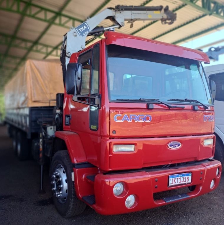 Ford Cargo 1722 E T 3-Eixos 2002/2002 CAMINHÕES & CAMIONETAS PASSO FUNDO / Carros no Vale Ford Cargo 1722 E T 3-Eixos 2002/2002 CAMINHÕES & CAMIONETAS PASSO FUNDO / Carros no Vale