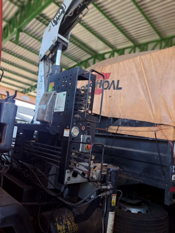 Ford Cargo 1722 E T 3-Eixos 2002/2002 CAMINHÕES & CAMIONETAS PASSO FUNDO / Carros no Vale Ford Cargo 1722 E T 3-Eixos 2002/2002 CAMINHÕES & CAMIONETAS PASSO FUNDO / Carros no Vale