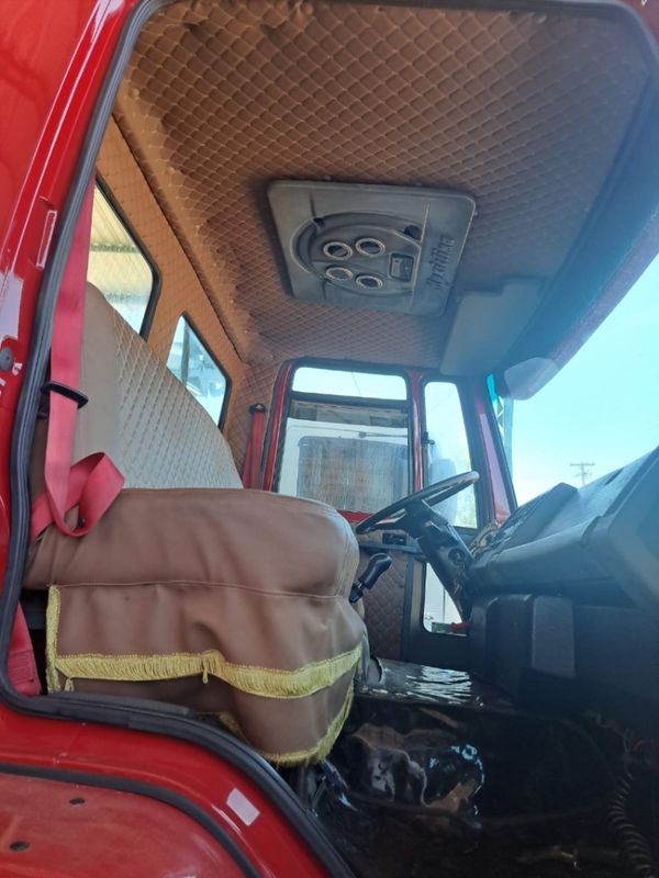 Ford Cargo 1722 E T 3-Eixos 2002/2002 CAMINHÕES & CAMIONETAS PASSO FUNDO / Carros no Vale Ford Cargo 1722 E T 3-Eixos 2002/2002 CAMINHÕES & CAMIONETAS PASSO FUNDO / Carros no Vale