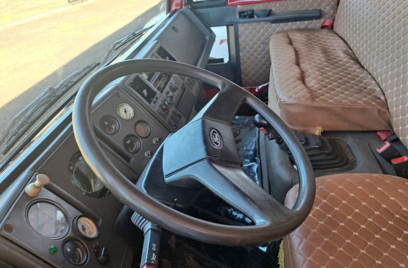 Ford Cargo 1722 E T 3-Eixos 2002/2002 CAMINHÕES & CAMIONETAS PASSO FUNDO / Carros no Vale Ford Cargo 1722 E T 3-Eixos 2002/2002 CAMINHÕES & CAMIONETAS PASSO FUNDO / Carros no Vale