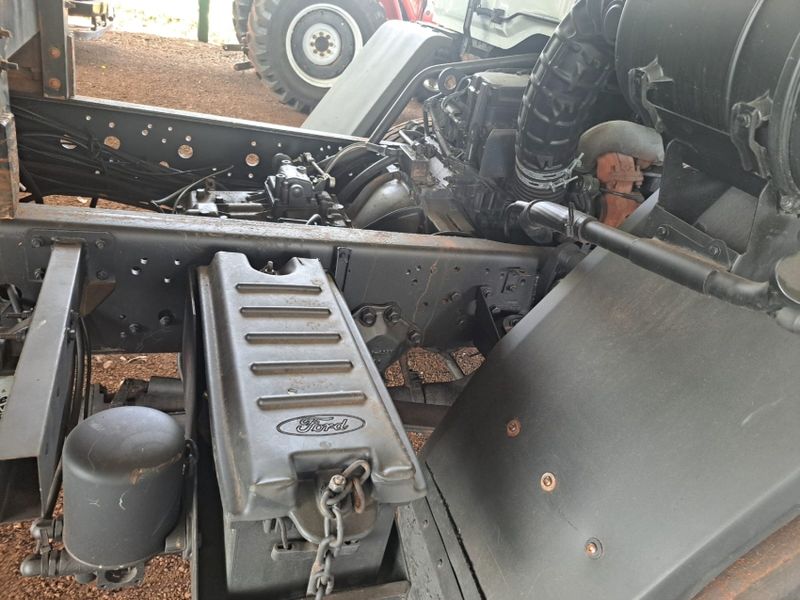 Ford Cargo 2422 E 3-Eixos Graneleiro 2007/2007 CAMINHÕES & CAMIONETAS PASSO FUNDO / Carros no Vale Ford Cargo 2422 E 3-Eixos Graneleiro 2007/2007 CAMINHÕES & CAMIONETAS PASSO FUNDO / Carros no Vale