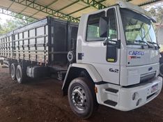 Ford Cargo 2422 E 3-Eixos Graneleiro 2007/2007 CAMINHÕES & CAMIONETAS PASSO FUNDO / Carros no Vale