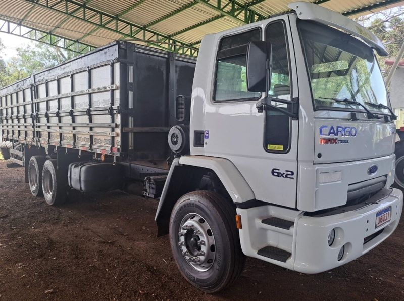 Ford Cargo 2422 E 3-Eixos Graneleiro 2007/2007 CAMINHÕES & CAMIONETAS PASSO FUNDO / Carros no Vale Ford Cargo 2422 E 3-Eixos Graneleiro 2007/2007 CAMINHÕES & CAMIONETAS PASSO FUNDO / Carros no Vale