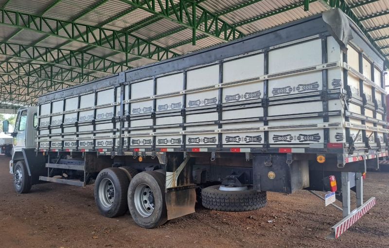 Ford Cargo 2422 E 3-Eixos Graneleiro 2007/2007 CAMINHÕES & CAMIONETAS PASSO FUNDO / Carros no Vale Ford Cargo 2422 E 3-Eixos Graneleiro 2007/2007 CAMINHÕES & CAMIONETAS PASSO FUNDO / Carros no Vale