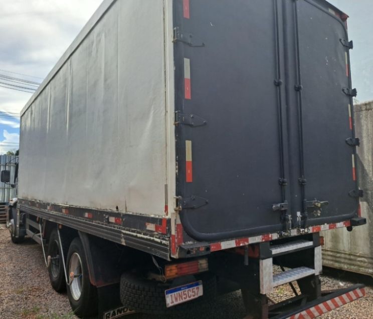 Ford Cargo 2429 E 6×2 Turbo Câmara Fria 2014/2015 CAMINHÕES & CAMIONETAS PASSO FUNDO / Carros no Vale