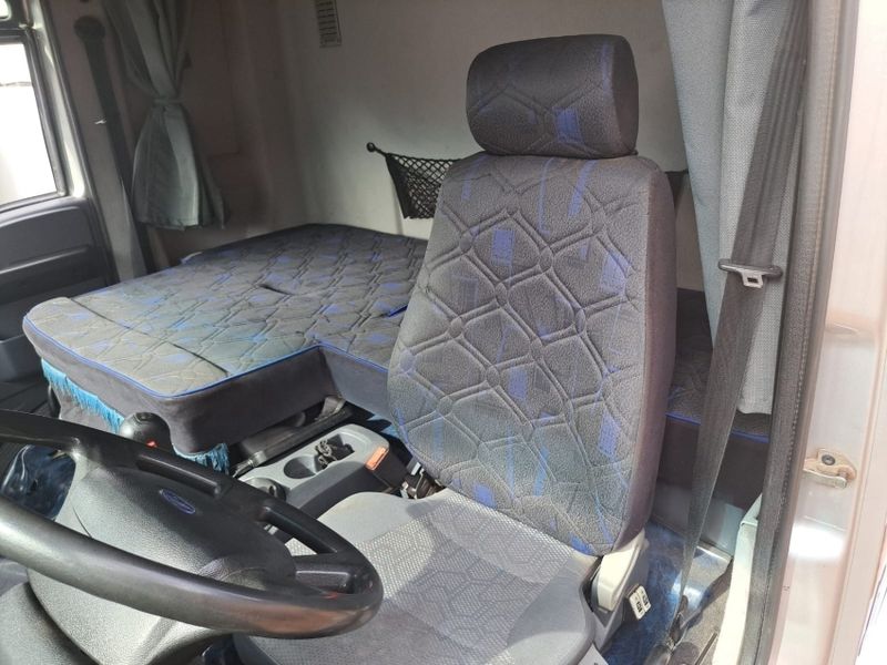 Ford Cargo 2429 E 6×2 Turbo Câmara Fria 2014/2015 CAMINHÕES & CAMIONETAS PASSO FUNDO / Carros no Vale